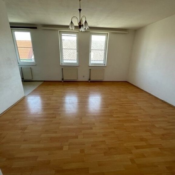 Helle 3-Zimmer-Wohnung mit zentraler Raumaufteilung & inkludiertem Autoabstellplatz - Photo 1