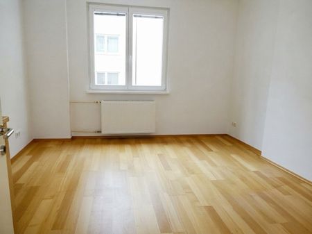 Moderne, freundliche 2-Zimmerwohnung in Hofruhelage, Wohnzimmer mit Küchenzeile, zentral begehbar, Nähe U4-Margaretengürtel! - Foto 5