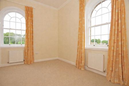 3 bedroom apartment to rent - Photo 2