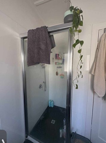 Caulfield North - Photo 5