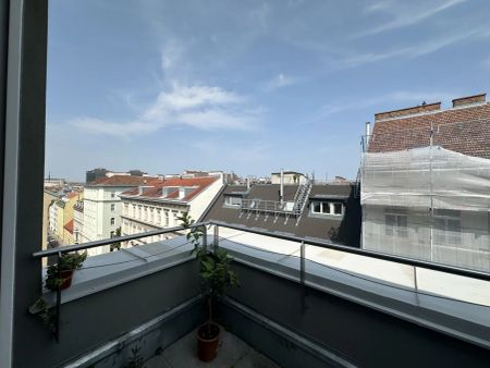 UNBEFRISTET: große 5 Zimmer im frisch ausgebauten Dachgeschoss mit Balkon! - Photo 2