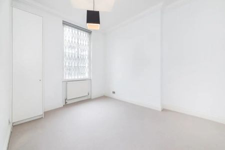 2 bedroom flat in St ~John's Wood - Photo 5