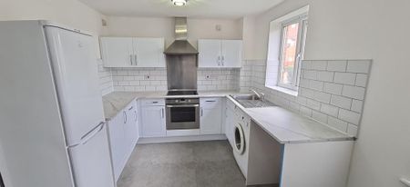2 bedroom flat to rent - Photo 4