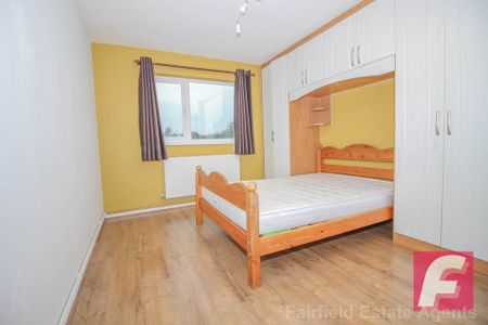 Gibbs Couch, Carpenders Park, WD19 - Photo 3