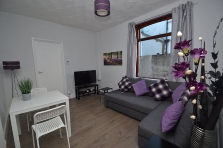 2 bed flat to rent in Llanishen Street, Heath, CF14 - Photo 4