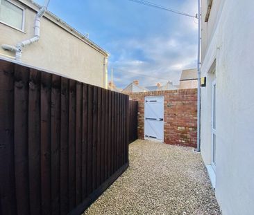 Cora Street, BARRY - Photo 6