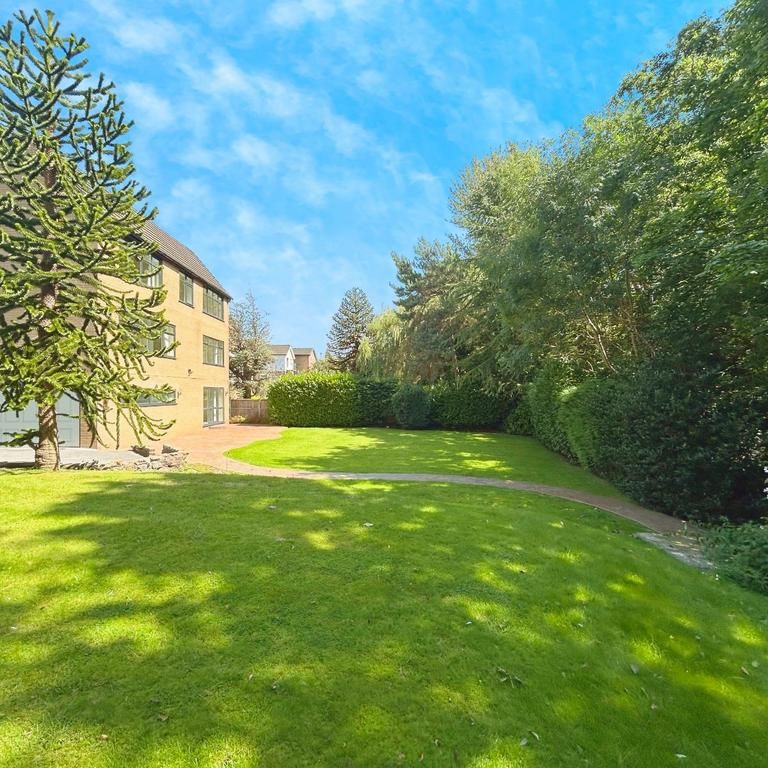 4 bedroom detached house to rent - Photo 1