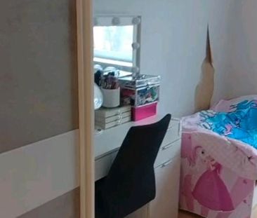 Schöne 3 Zimmer Wohnung mit Balkon - Photo 1