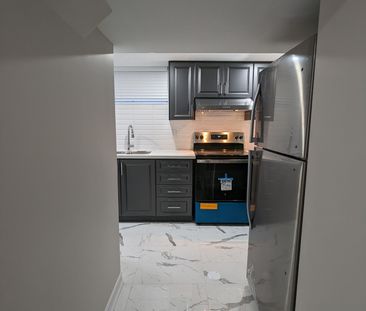 For Lease - 29 Brantford Drive, Toronto, Ontario - Photo 2