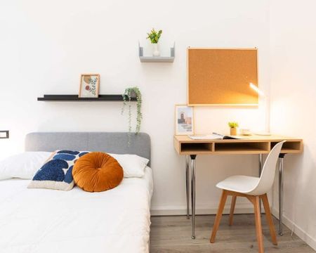 Viale Col di Lana, Milan, Lombardy 20136 - Photo 3