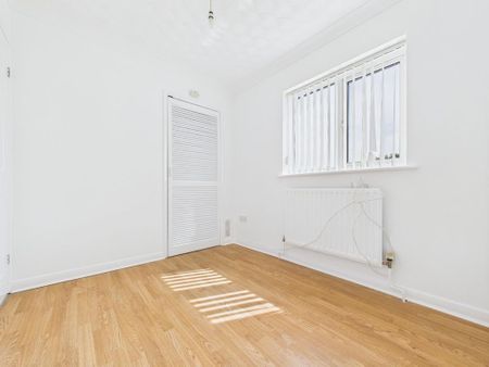 2 bedroom semi-detached house to rent - Photo 5