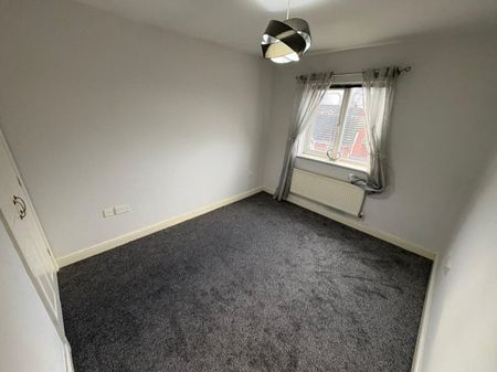 3 bed Semi-Detached - To Let - Photo 5