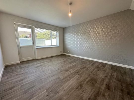 Hewitt Road, Hamworthy - Photo 1