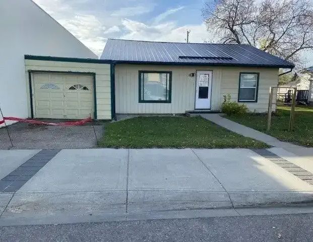 5002 Broadway Avenue | 5002 Broadway Avenue, Blackfalds - Photo 1