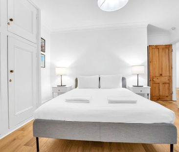 2 Bed Flat, Chesham Place, BN2 - Photo 3