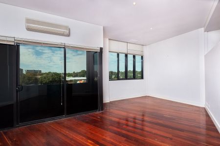 Oversized Apartment Located In The 'Chocolate Factory' - Photo 4