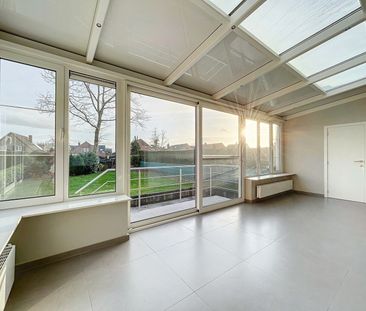 Zeer ruime villa met 4 slpkrs gelegen op TOP locatie - Photo 2