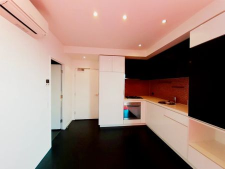 2 Bed, 1 Bath - Photo 3