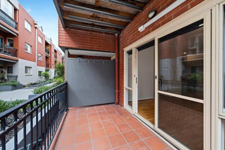 1/16 Mawbey Street, Kensington VIC 3031 - Photo 3