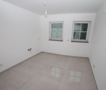 Stilvoll sanierte 2-Zimmer-Wohnung mit Fußbodenheizung und Balkon - Photo 2