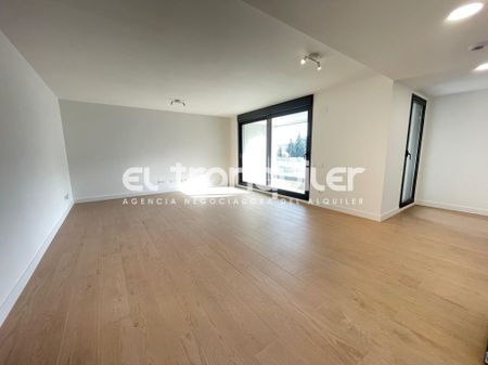 Ático de alquiler en Ronda de la Plazuela, Casco Antiguo - Photo 5