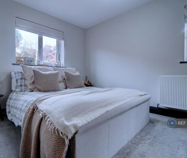 1 bedroom semi-detached house to rent - Photo 5