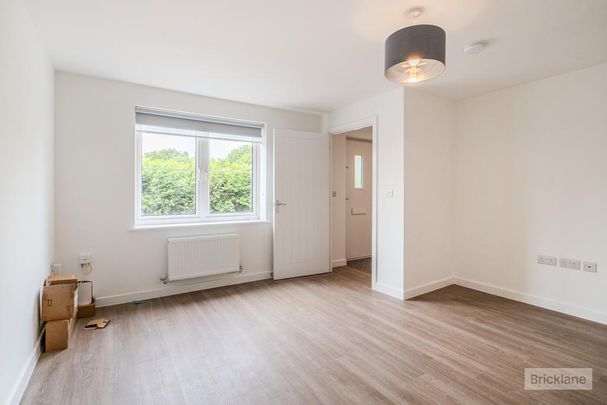 4 bedroom semi-detached house to rent - Photo 1