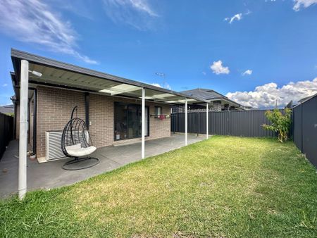 Modern Family Home in Prime Austral Location - Photo 5