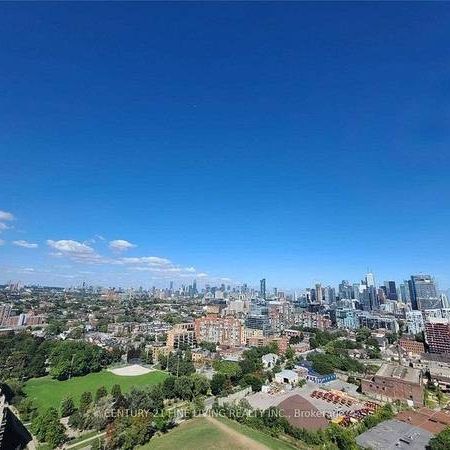 LIBERTTY VILLAGE SKYLINE VIEWS OUTDOOR POOL COZY BACHELOR CONDO - Photo 1