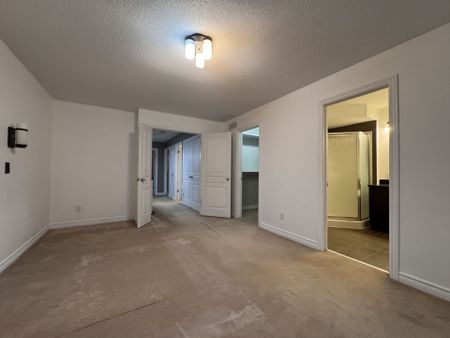 For Lease - 40 Torbec Avenue, Kanata, Ontario - Photo 4