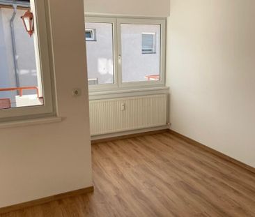 RUHIGE ZWEIZIMMERWOHNUNG MIT BALKON UND AUTOABSTELLPLATZ - Foto 5