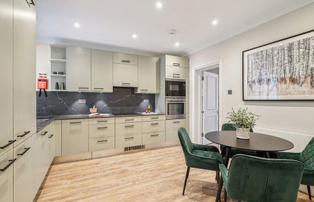 4 bedroom flat to rent - Photo 3