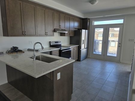 For Lease - 84 Yorkshire Drive, Barrie, Ontario - Photo 4