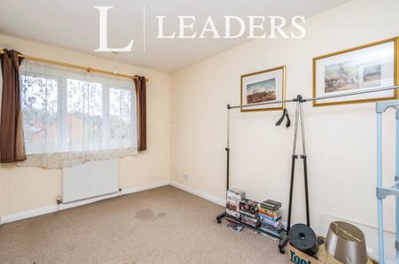 4 bedroom house to rent Arundel Drive, Fareham, PO16 - Photo 3