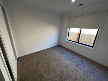 Fabulous 3Br Home in Tarneit! - Photo 3