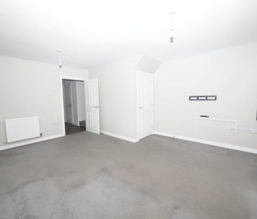 2 bedroom end of terrace house to rent - Photo 5