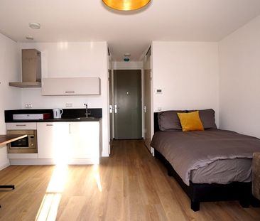 Te huur: Studio Schiedamsesingel in Rotterdam - Foto 2