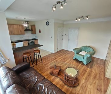 1 Bed Flat, Worcester Gardens, IG1 - Photo 1