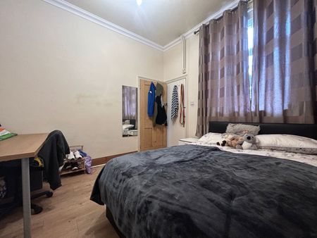 Pen-Y-Wain Road, Roath - Photo 4