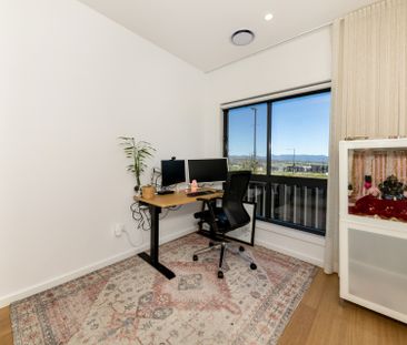 Stunning Family Home in Whitlam - Photo 4