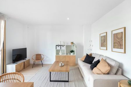 Carrer de Pi i Margall, Badalona, Catalonia 08912 - Photo 2