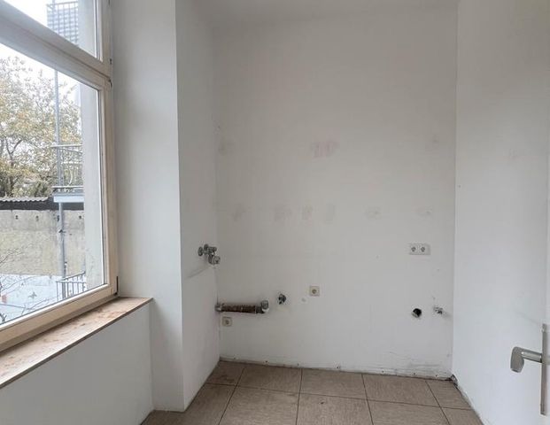 Ab sofort: Zentrale 2-Zimmer-Wohnung mit Balkon - Foto 1