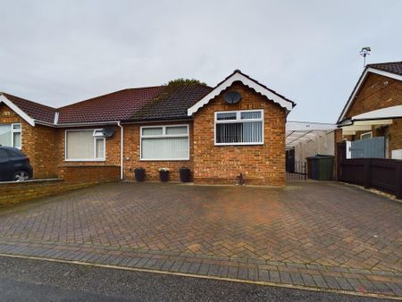 2 bedroom semi-detached bungalow to rent - Photo 3