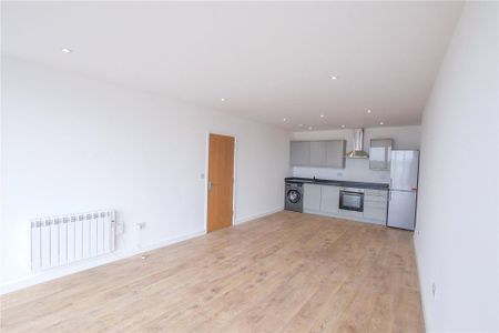 1 bedroom penthouse to rent - Photo 3