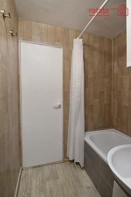 Pronájem bytu 1+1 33 m² - Photo 1