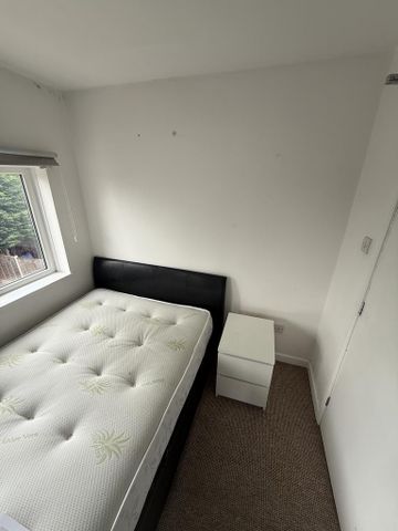 1 bedroom semi-detached house to rent - Photo 2