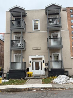 178 Clarence St - Photo 1