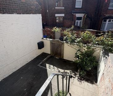 2 bedroom terraced house to rent - Photo 6
