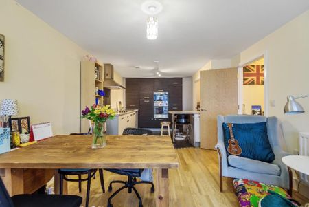 2 bedroom flat to rent - Photo 3