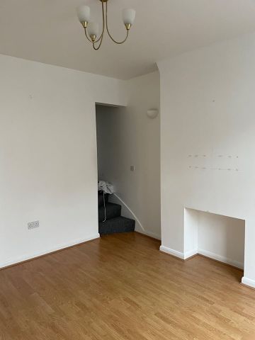 2 Bed Terraced House, Oakwood Avenue, CR4 - Photo 5